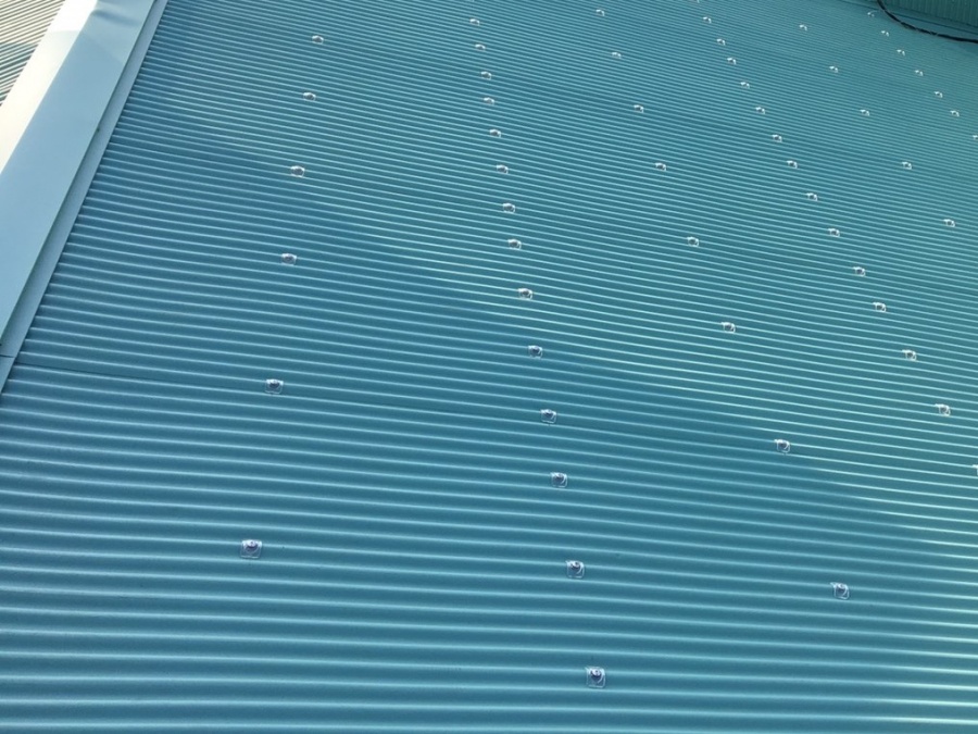 岡山市北区で倉庫屋根壁の小波波板張りが完了しました